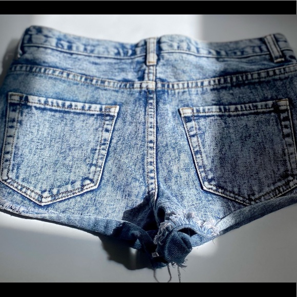 Forever 21 High Rise Short - Picture 3 of 4